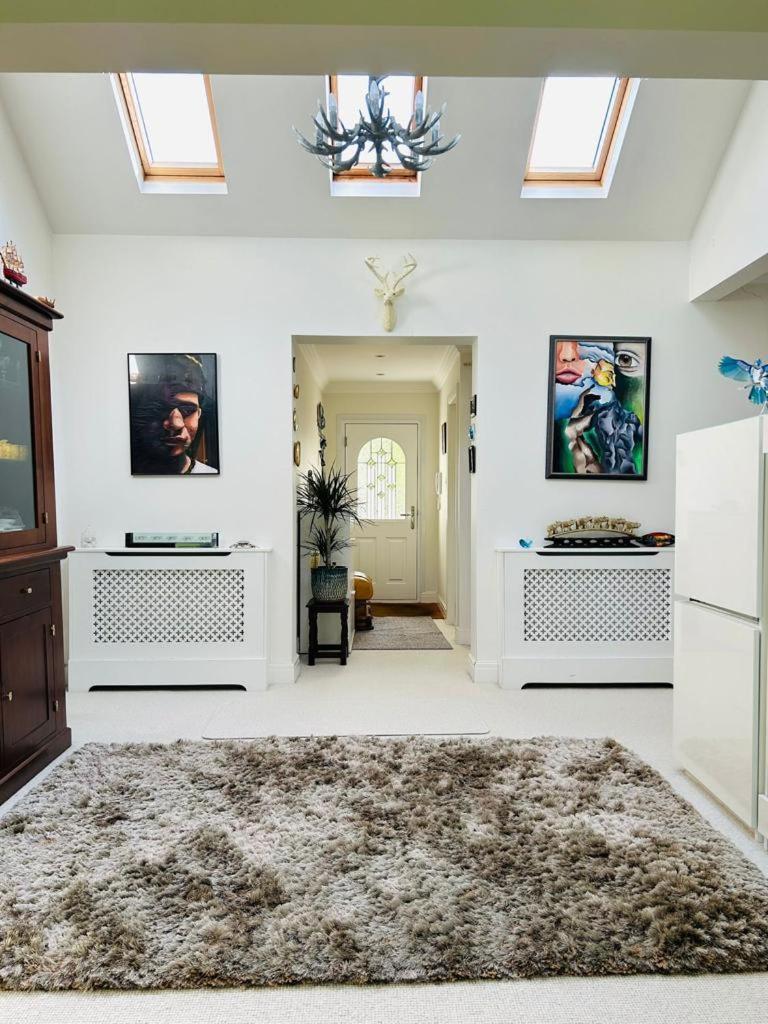 Serene Spacious Room Staines-upon-Thames Exteriör bild