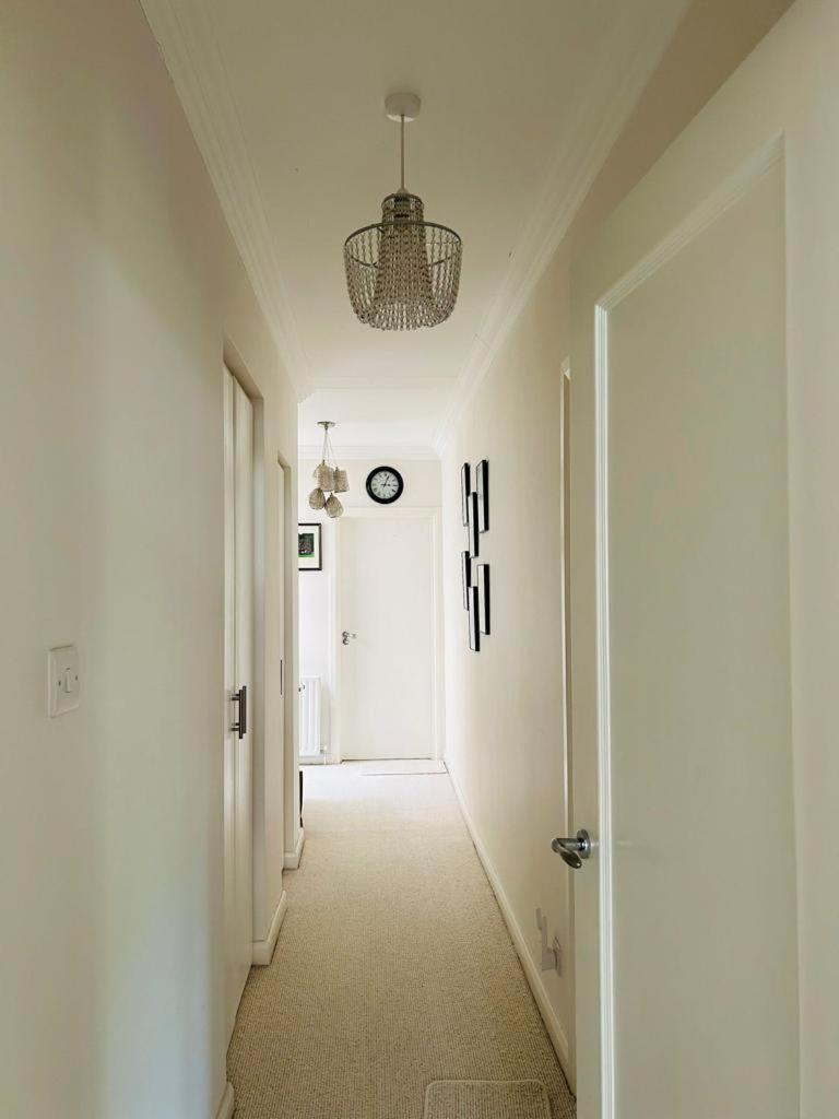 Serene Spacious Room Staines-upon-Thames Exteriör bild