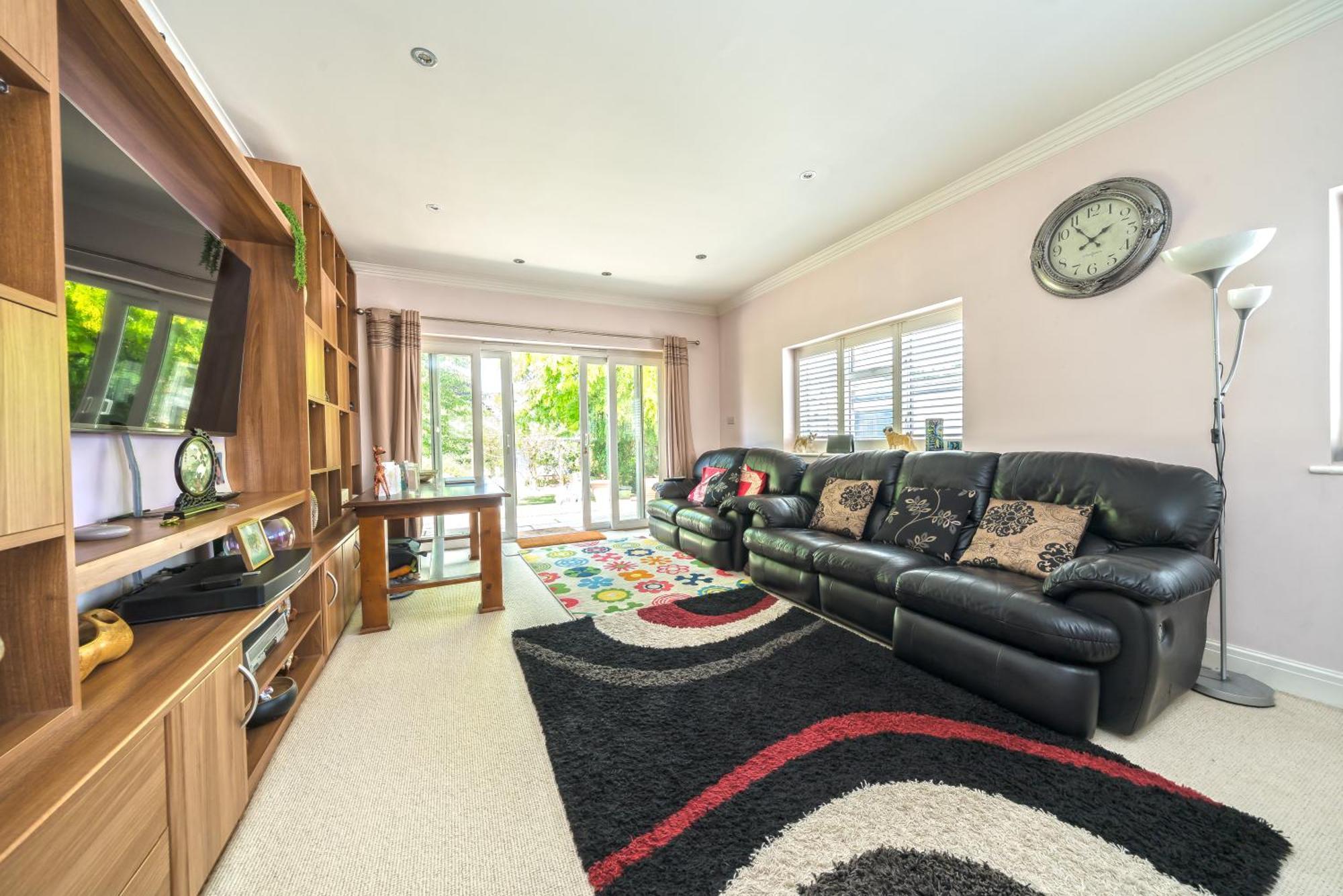 Serene Spacious Room Staines-upon-Thames Exteriör bild