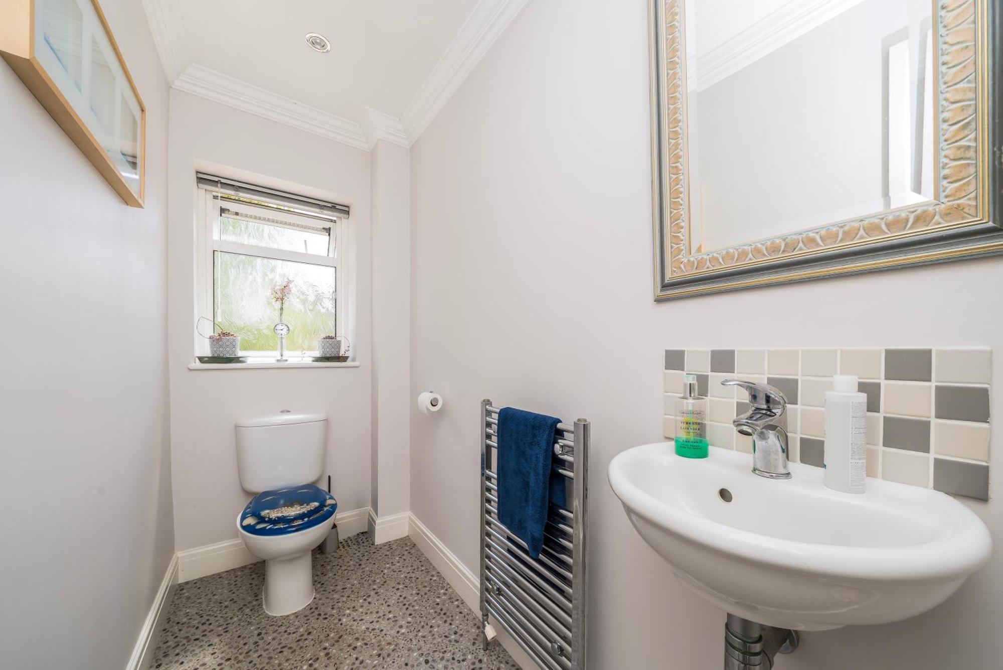 Serene Spacious Room Staines-upon-Thames Exteriör bild