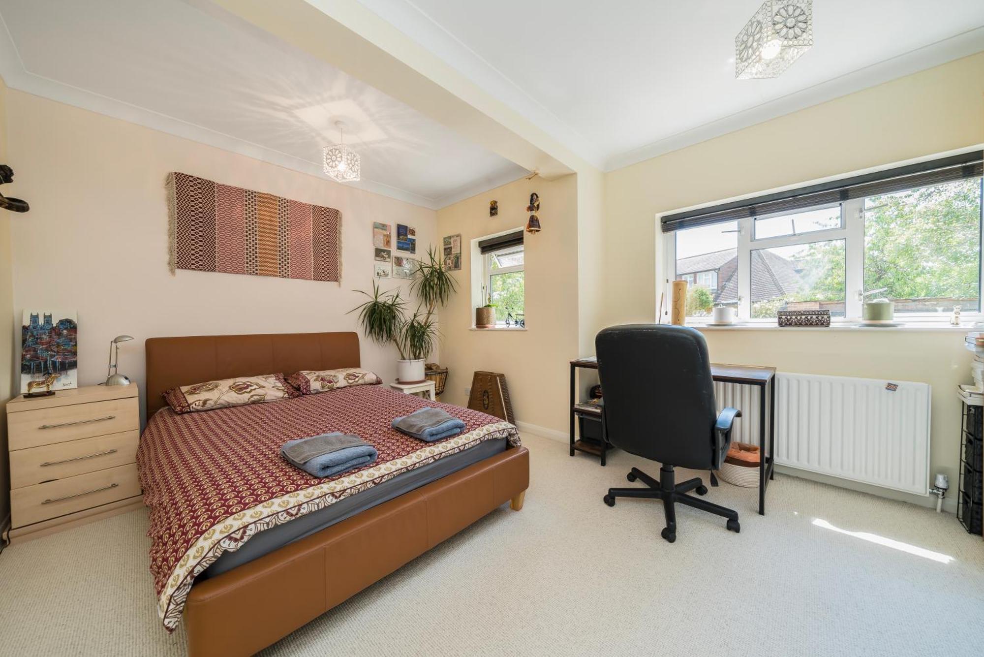Serene Spacious Room Staines-upon-Thames Exteriör bild